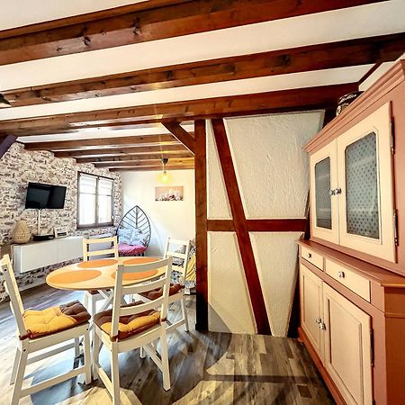 Aux Deux Tours Apartment Риквир Екстериор снимка